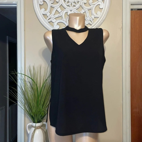 Zac & Rachel womens blouse Large Top shirt sleeveless  black Keyhole vneck basic - Picture 2 of 8